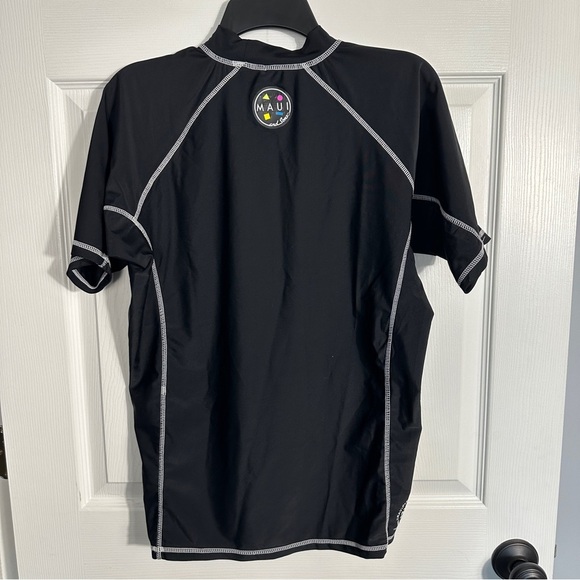 Maui & Sons 50+ UV protective short sleeve black shirt/rash guard, size Large - Picture 9 of 9